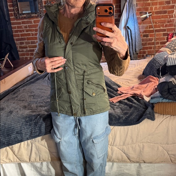 YMI Olive Green Hooded Utility Vest - Picture 4 of 8